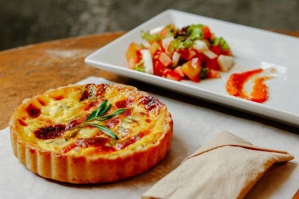 What Are the Essentials for Crafting a Classic French Quiche?